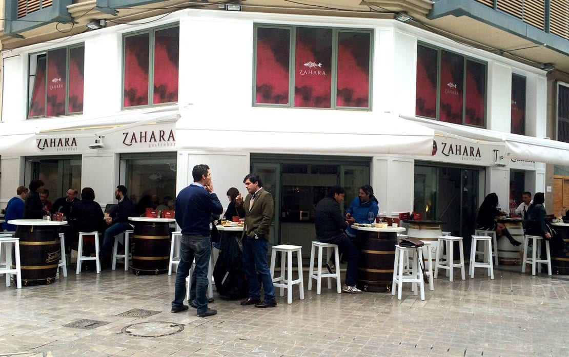 Zahara, gastrobar, rotulacion exterior para bares